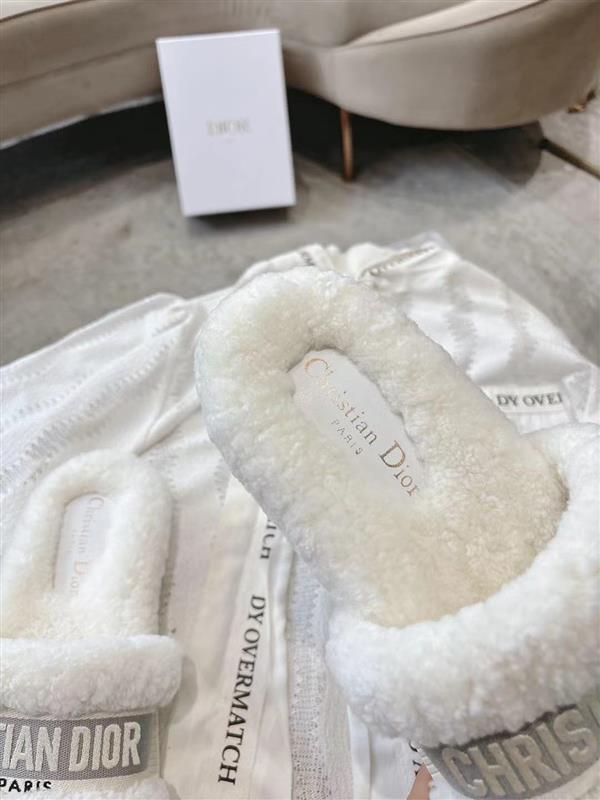 20251128184318926 220